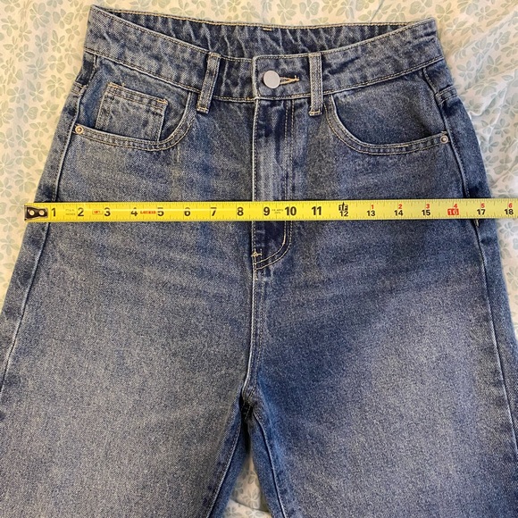 ⚠️SOLD⚠️ SHEIN High Waisted Baggy Jeans - Picture 8 of 8